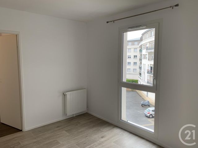 Afficher la photo en grand Appartement F2 à louer - 2 pièces - 36.67 m2 - MONTFERMEIL - 93 - ILE-DE-FRANCE - Century 21 Pierrimo