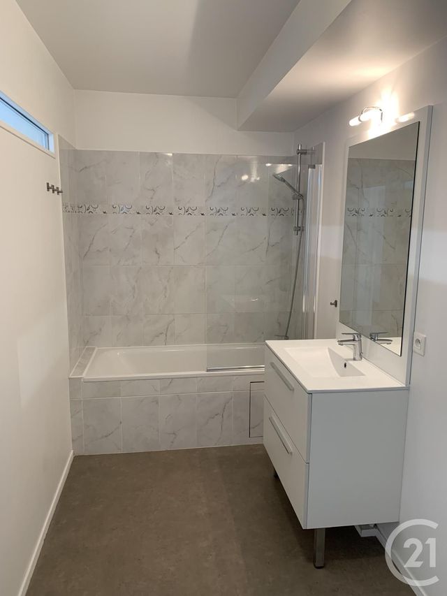 Afficher la photo en grand Appartement F2 à louer - 2 pièces - 36.67 m2 - MONTFERMEIL - 93 - ILE-DE-FRANCE - Century 21 Pierrimo