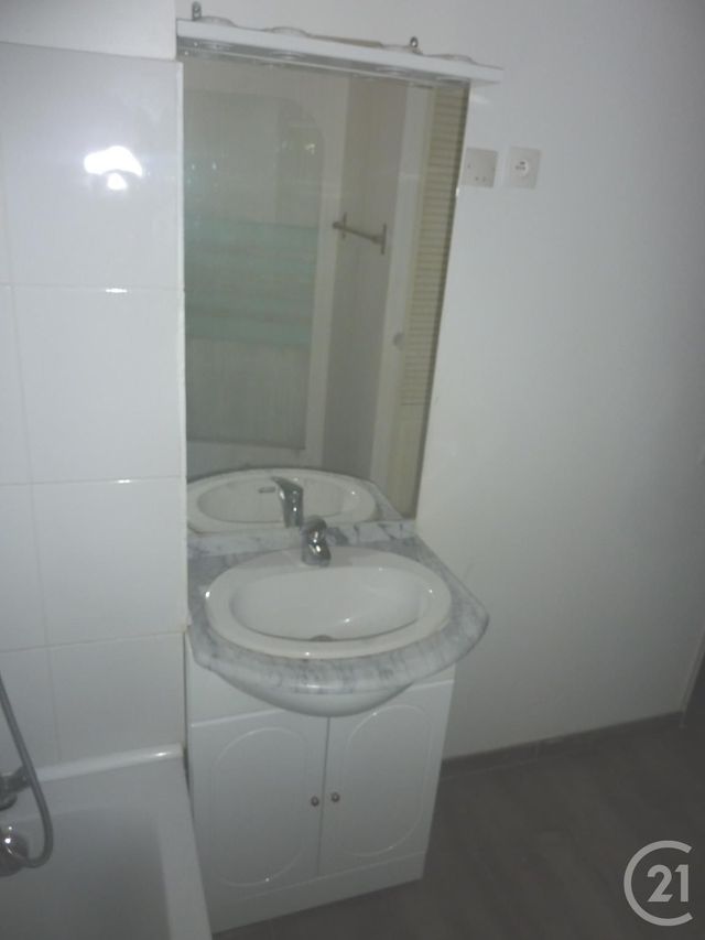 Appartement F2 à louer - 2 pièces - 43.94 m2 - LE BLANC MESNIL - 93 - ILE-DE-FRANCE - Century 21 Pierrimo Appartement F2 à louer - 2 pièces - 43.94 m2 - LE BLANC MESNIL - 93 - ILE-DE-FRANCE - Century 21 Pierrimo