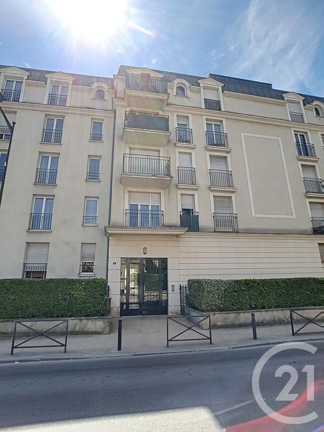 Appartement F2 à louer - 3 pièces - 59.8 m2 - LE BOURGET - 93 - ILE-DE-FRANCE - Century 21 Pierrimo Appartement F2 à louer - 3 pièces - 59.8 m2 - LE BOURGET - 93 - ILE-DE-FRANCE - Century 21 Pierrimo