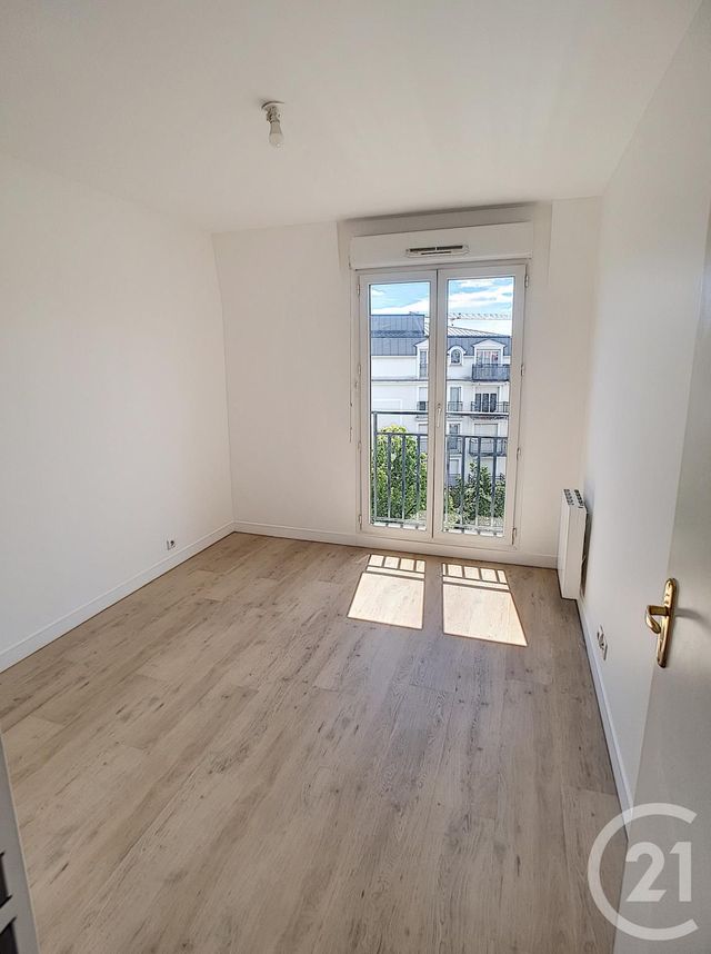 Appartement F2 à louer - 3 pièces - 59.8 m2 - LE BOURGET - 93 - ILE-DE-FRANCE - Century 21 Pierrimo Appartement F2 à louer - 3 pièces - 59.8 m2 - LE BOURGET - 93 - ILE-DE-FRANCE - Century 21 Pierrimo