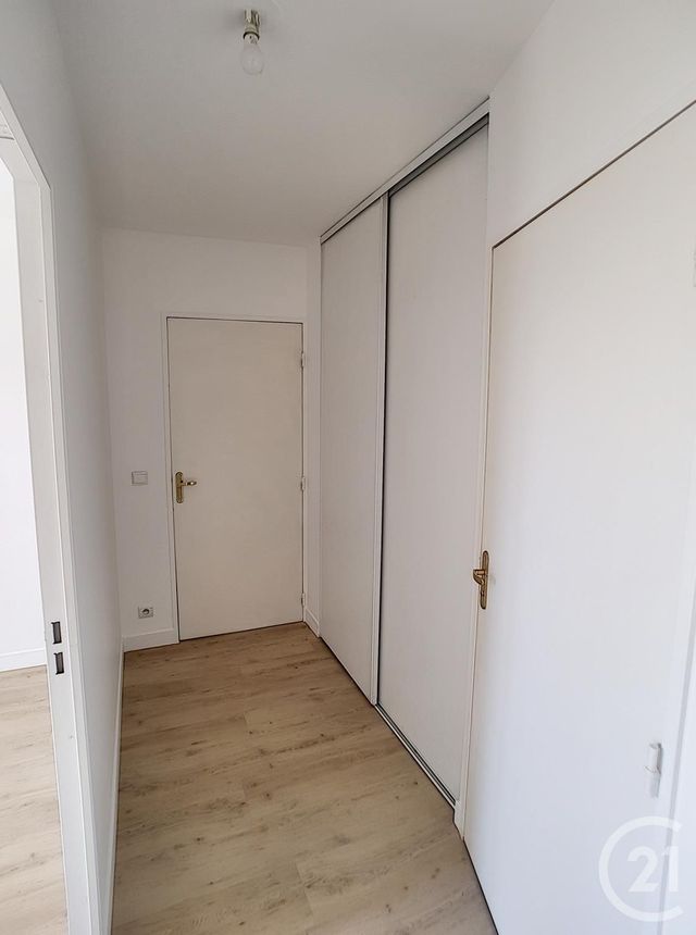 Appartement F2 à louer - 3 pièces - 59.8 m2 - LE BOURGET - 93 - ILE-DE-FRANCE - Century 21 Pierrimo Appartement F2 à louer - 3 pièces - 59.8 m2 - LE BOURGET - 93 - ILE-DE-FRANCE - Century 21 Pierrimo
