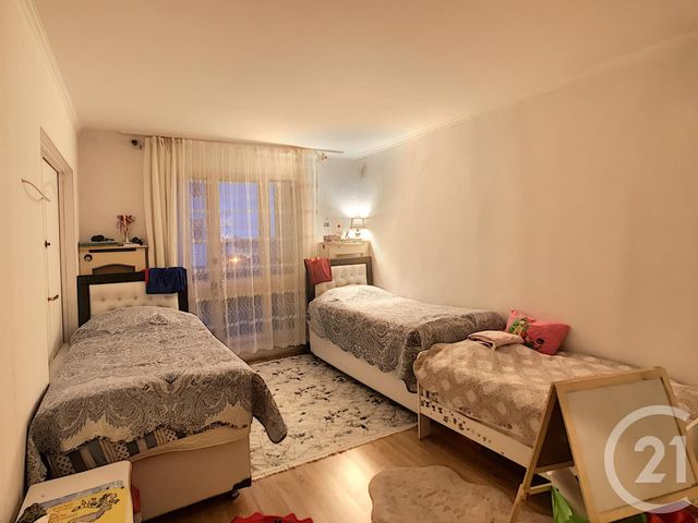 Appartement F3 à vendre - 3 pièces - 72.96 m2 - LE BLANC MESNIL - 93 - ILE-DE-FRANCE - Century 21 Pierrimo Appartement F3 à vendre - 3 pièces - 72.96 m2 - LE BLANC MESNIL - 93 - ILE-DE-FRANCE - Century 21 Pierrimo