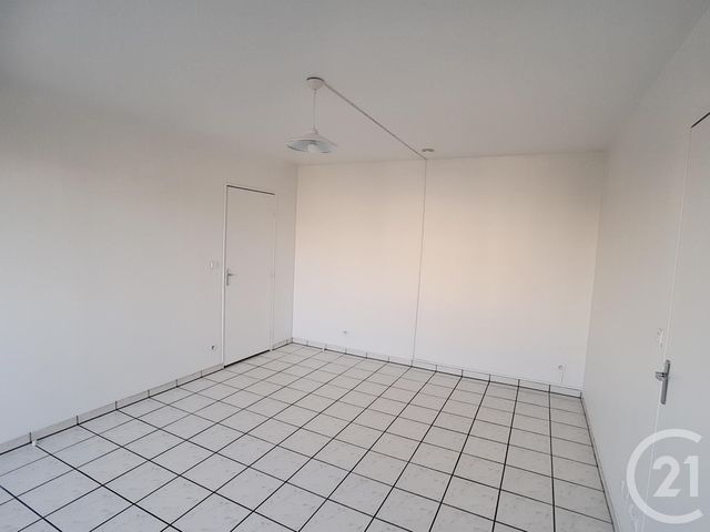 Afficher la photo en grand Appartement F2 à louer - 2 pièces - 39.75 m2 - LE BLANC MESNIL - 93 - ILE-DE-FRANCE - Century 21 Pierrimo