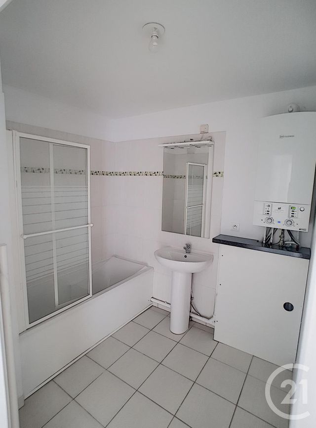 Afficher la photo en grand Appartement F2 à louer - 2 pièces - 45.0 m2 - LIVRY GARGAN - 93 - ILE-DE-FRANCE - Century 21 Pierrimo