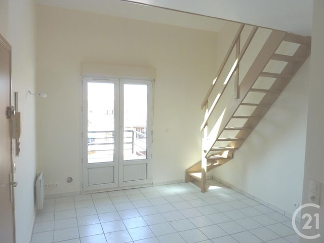 Appartement Duplex à louer - 2 pièces - 25.12 m2 - LE BLANC MESNIL - 93 - ILE-DE-FRANCE - Century 21 Pierrimo