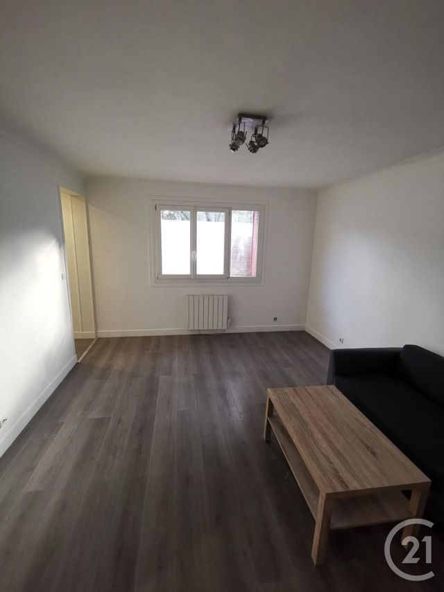 Appartement Duplex à louer - 2 pièces - 35.21 m2 - TREMBLAY EN FRANCE - 93 - ILE-DE-FRANCE - Century 21 Pierrimo