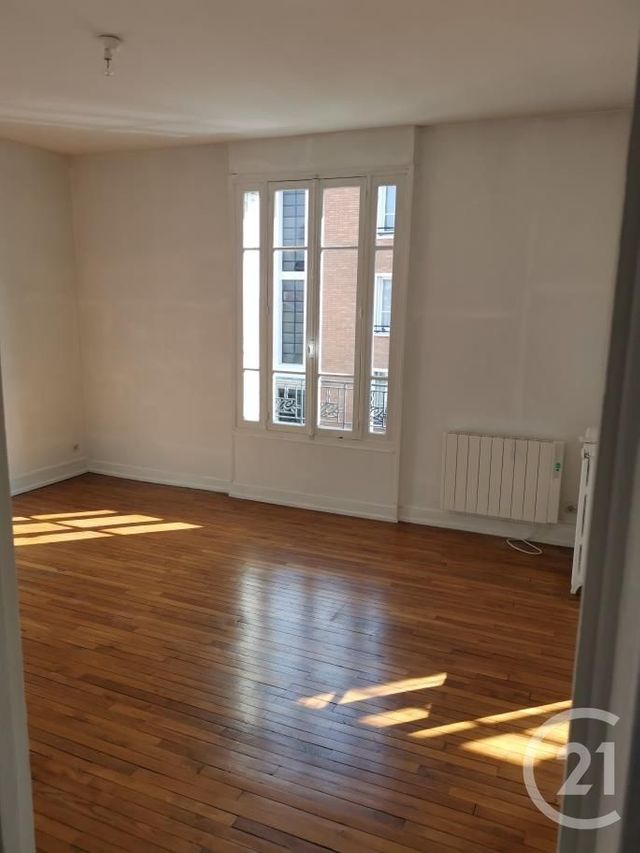 Appartement F3 à louer - 3 pièces - 68.56 m2 - LE BOURGET - 93 - ILE-DE-FRANCE - Century 21 Pierrimo