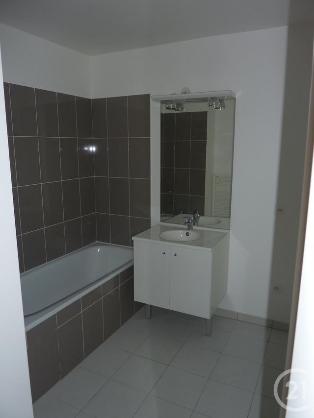 Afficher la photo en grand Appartement F3 à vendre - 3 pièces - 59.88 m2 - DRANCY - 93 - ILE-DE-FRANCE - Century 21 Pierrimo