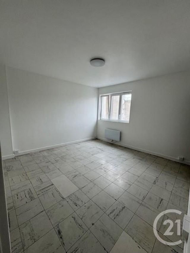 Appartement F1 à vendre - 1 pièce - 26.3 m2 - BOBIGNY - 93 - ILE-DE-FRANCE - Century 21 Pierrimo