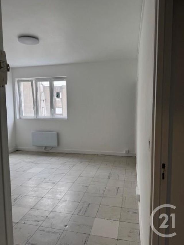 Appartement F1 à vendre - 1 pièce - 26.3 m2 - BOBIGNY - 93 - ILE-DE-FRANCE - Century 21 Pierrimo
