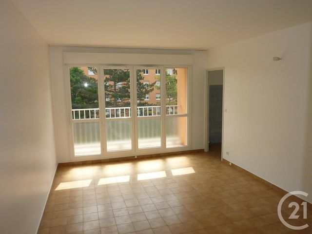 Appartement F3 à louer - 3 pièces - 52.04 m2 - LA COURNEUVE - 93 - ILE-DE-FRANCE - Century 21 Pierrimo