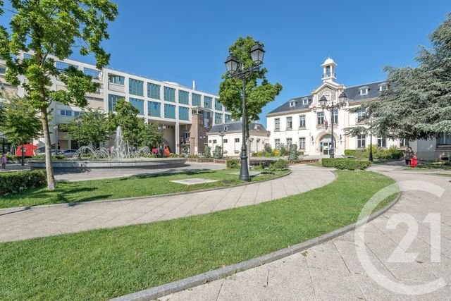 Appartement F4 à vendre - 4 pièces - 83.18 m2 - DRANCY - 93 - ILE-DE-FRANCE - Century 21 Pierrimo