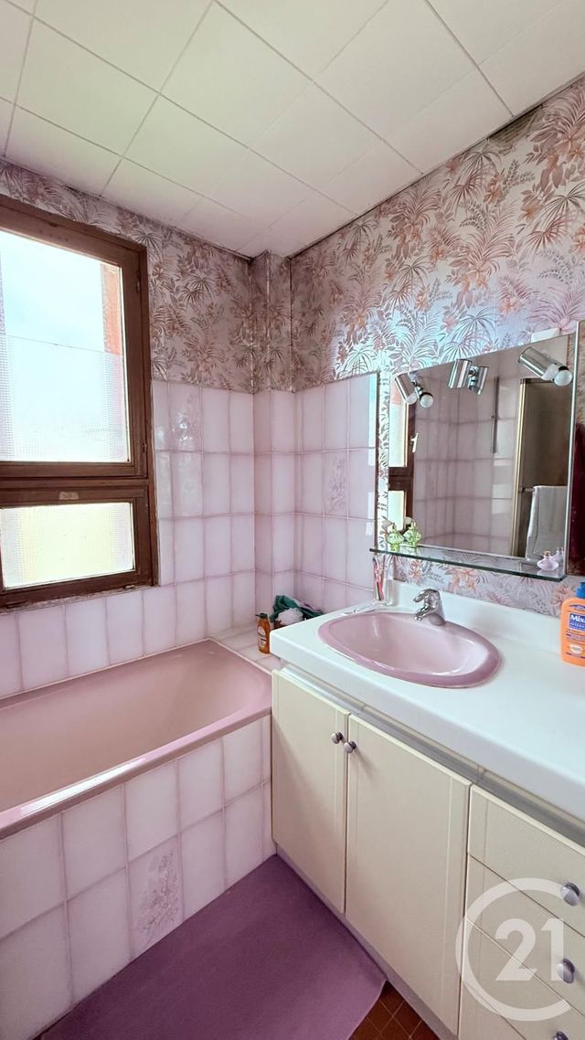 Appartement F4 à vendre - 4 pièces - 62.87 m2 - LE BLANC MESNIL - 93 - ILE-DE-FRANCE - Century 21 Pierrimo