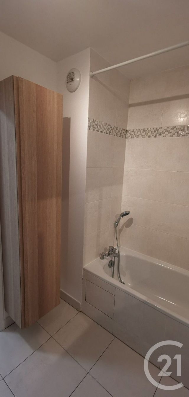 Appartement F2 à louer - 2 pièces - 45.05 m2 - MONTFERMEIL - 93 - ILE-DE-FRANCE - Century 21 Pierrimo