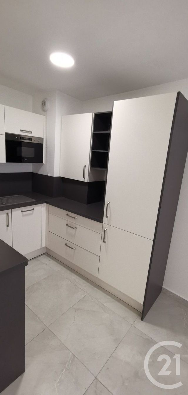 Appartement F2 à louer - 2 pièces - 45.05 m2 - MONTFERMEIL - 93 - ILE-DE-FRANCE - Century 21 Pierrimo