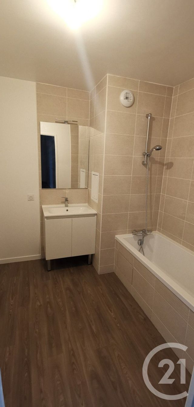 Appartement F4 à louer - 4 pièces - 70.78 m2 - LE BLANC MESNIL - 93 - ILE-DE-FRANCE - Century 21 Pierrimo