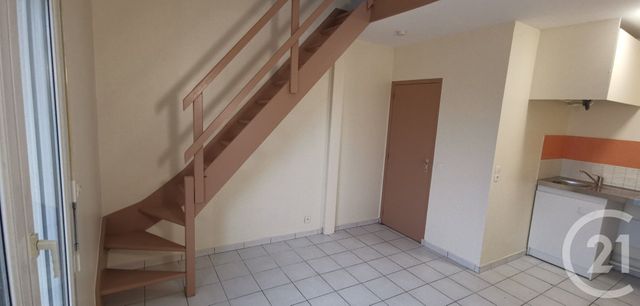 Appartement Duplex à louer - 2 pièces - 25.85 m2 - LE BLANC MESNIL - 93 - ILE-DE-FRANCE - Century 21 Pierrimo