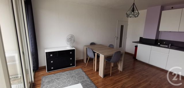 Appartement F2 à vendre - 2 pièces - 39.87 m2 - LIVRY GARGAN - 93 - ILE-DE-FRANCE - Century 21 Pierrimo