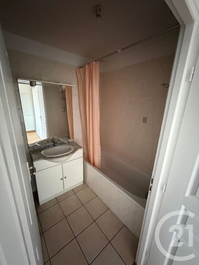 Appartement F2 à louer - 2 pièces - 46.89 m2 - SEVRAN - 93 - ILE-DE-FRANCE - Century 21 Pierrimo
