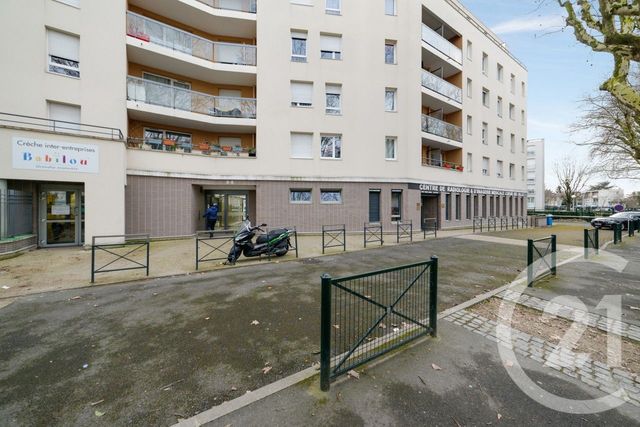 Appartement F2 à louer - 2 pièces - 42.12 m2 - LE BLANC MESNIL - 93 - ILE-DE-FRANCE - Century 21 Pierrimo