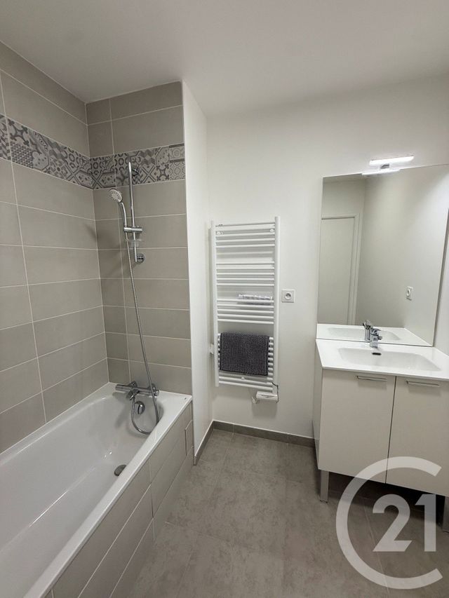 Appartement F3 à louer - 3 pièces - 63.52 m2 - LE BLANC MESNIL - 93 - ILE-DE-FRANCE - Century 21 Pierrimo