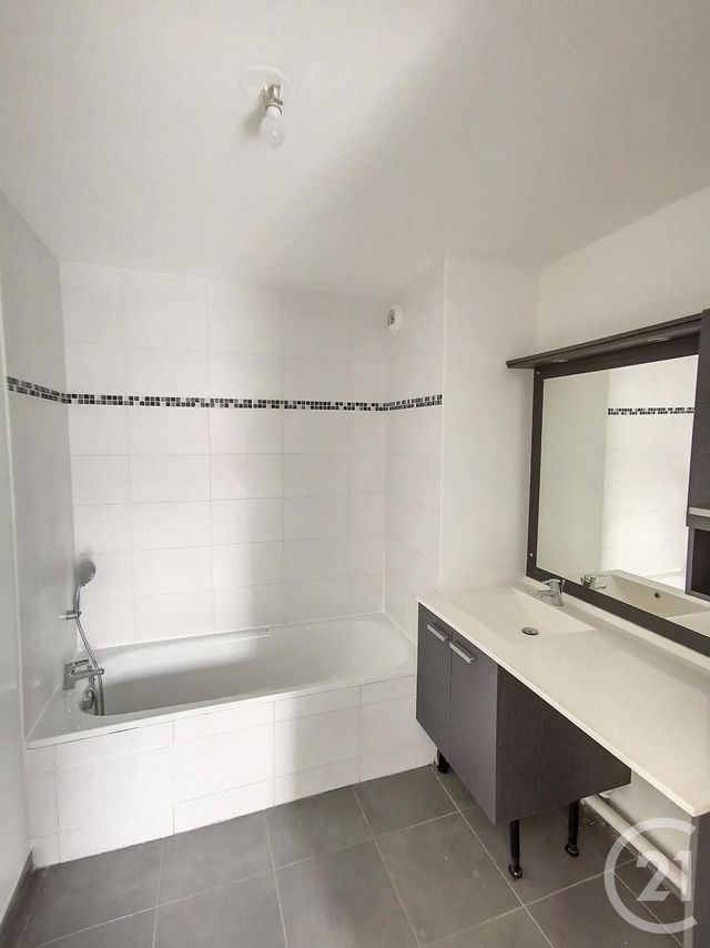 Appartement F2 à vendre - 2 pièces - 40.98 m2 - DRANCY - 93 - ILE-DE-FRANCE - Century 21 Pierrimo