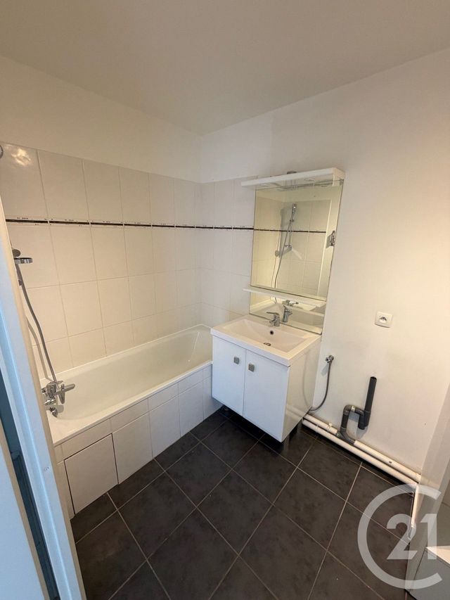 Appartement F2 à louer - 2 pièces - 45.08 m2 - DRANCY - 93 - ILE-DE-FRANCE - Century 21 Pierrimo