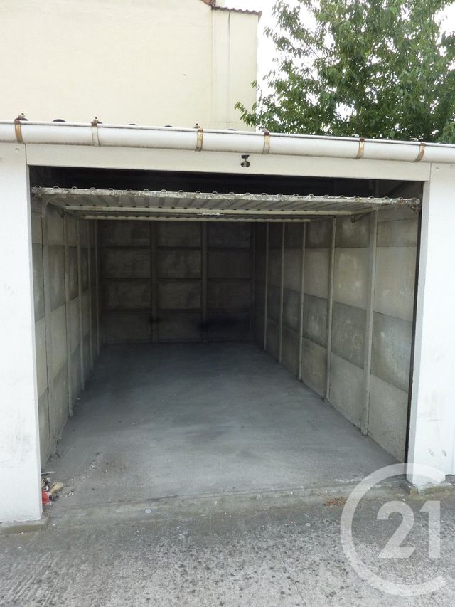parking à louer - 11.0 m2 - DRANCY - 93 - ILE-DE-FRANCE - Century 21 Pierrimo