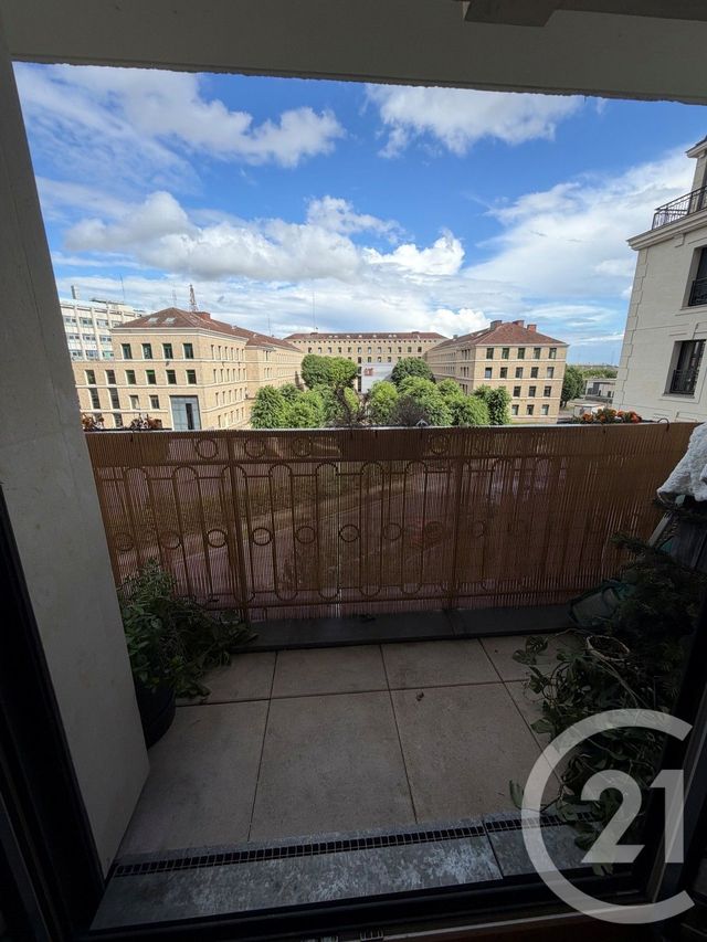 Appartement F2 à louer - 2 pièces - 42.38 m2 - CLAMART - 92 - ILE-DE-FRANCE - Century 21 Pierrimo