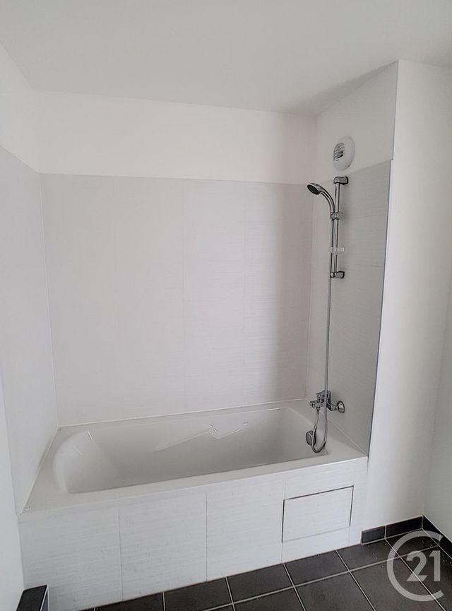 Appartement F3 à louer - 3 pièces - 54.5 m2 - LE BLANC MESNIL - 93 - ILE-DE-FRANCE - Century 21 Pierrimo