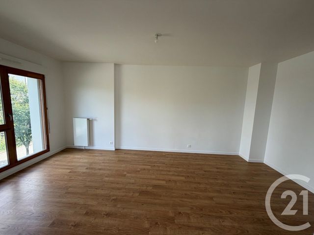 Appartement F1 à louer - 1 pièce - 38.19 m2 - NOISY LE GRAND - 93 - ILE-DE-FRANCE - Century 21 Pierrimo