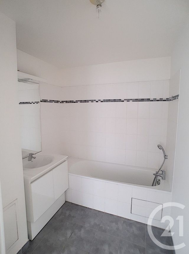 Appartement F2 à louer - 2 pièces - 47.13 m2 - DRANCY - 93 - ILE-DE-FRANCE - Century 21 Pierrimo