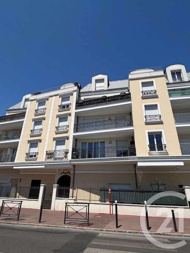Appartement Studio à louer - 1 pièce - 24.9 m2 - LE BLANC MESNIL - 93 - ILE-DE-FRANCE - Century 21 Pierrimo