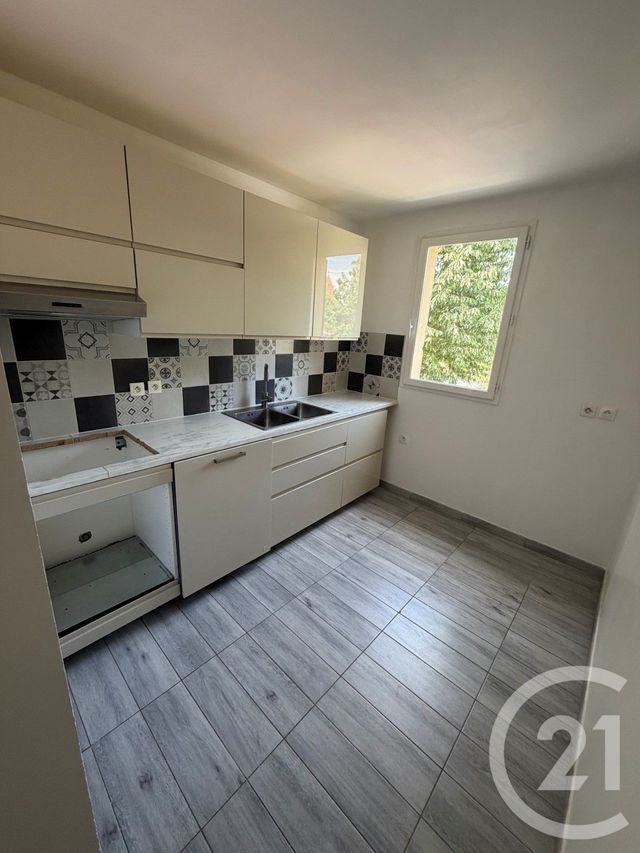 Appartement F3 à louer - 3 pièces - 64.35 m2 - LE BLANC MESNIL - 93 - ILE-DE-FRANCE - Century 21 Pierrimo