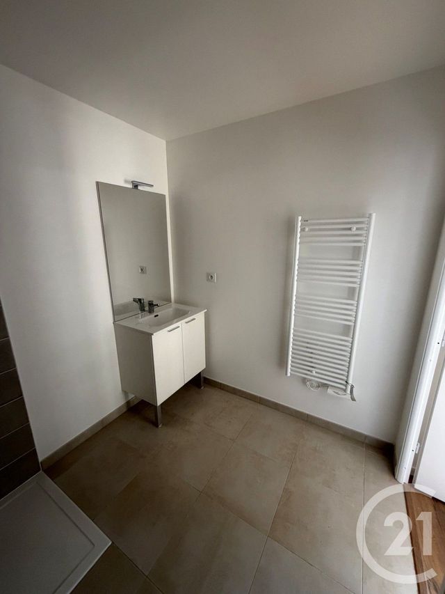 Appartement Studio à louer - 1 pièce - 27.32 m2 - LE BLANC MESNIL - 93 - ILE-DE-FRANCE - Century 21 Pierrimo