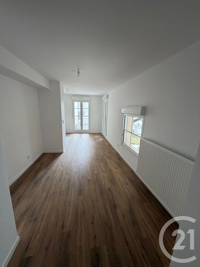 Appartement Studio à louer - 1 pièce - 27.32 m2 - LE BLANC MESNIL - 93 - ILE-DE-FRANCE - Century 21 Pierrimo
