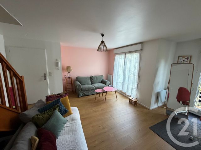 Appartement Duplex à louer - 3 pièces - 60.01 m2 - LE BLANC MESNIL - 93 - ILE-DE-FRANCE - Century 21 Pierrimo