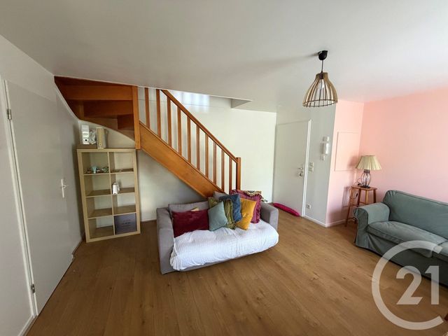 Appartement Duplex à louer - 3 pièces - 60.01 m2 - LE BLANC MESNIL - 93 - ILE-DE-FRANCE - Century 21 Pierrimo
