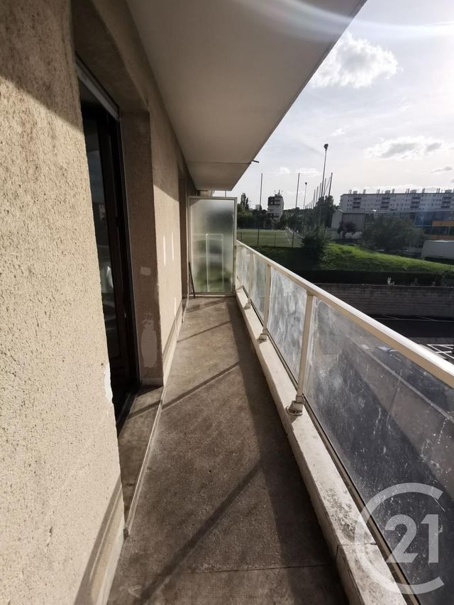 Appartement Studio à louer - 1 pièce - 30.55 m2 - NOISY LE SEC - 93 - ILE-DE-FRANCE - Century 21 Pierrimo