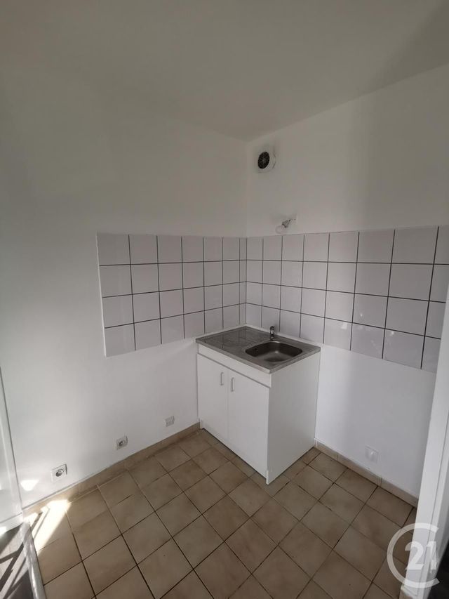 Appartement Studio à louer - 1 pièce - 30.55 m2 - NOISY LE SEC - 93 - ILE-DE-FRANCE - Century 21 Pierrimo