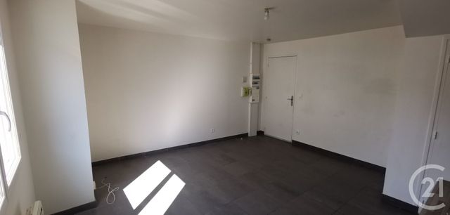 Appartement F2 à louer - 2 pièces - 42.52 m2 - FOSSES - 95 - ILE-DE-FRANCE - Century 21 Pierrimo