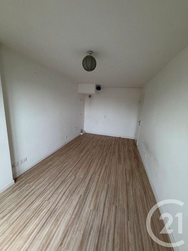 Appartement Duplex à louer - 3 pièces - 64.57 m2 - LE BLANC MESNIL - 93 - ILE-DE-FRANCE - Century 21 Pierrimo