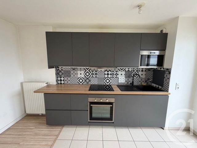 Appartement Duplex à louer - 3 pièces - 64.57 m2 - LE BLANC MESNIL - 93 - ILE-DE-FRANCE - Century 21 Pierrimo