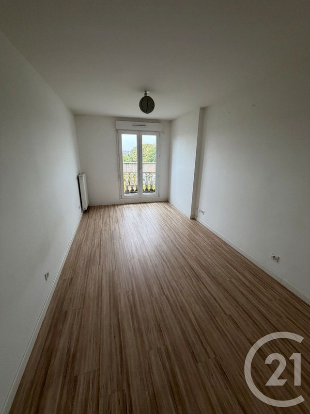 Appartement Duplex à louer - 3 pièces - 64.57 m2 - LE BLANC MESNIL - 93 - ILE-DE-FRANCE - Century 21 Pierrimo