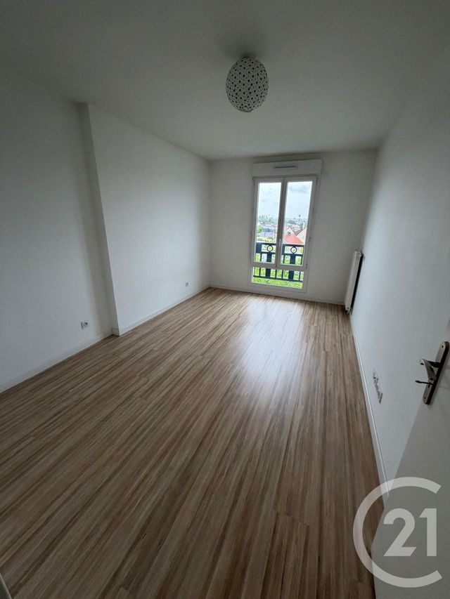 Appartement Duplex à louer - 3 pièces - 64.57 m2 - LE BLANC MESNIL - 93 - ILE-DE-FRANCE - Century 21 Pierrimo