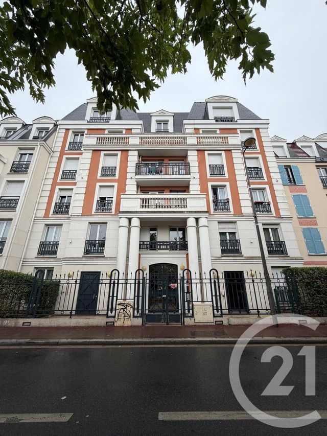 Appartement Duplex à louer - 3 pièces - 64.57 m2 - LE BLANC MESNIL - 93 - ILE-DE-FRANCE - Century 21 Pierrimo