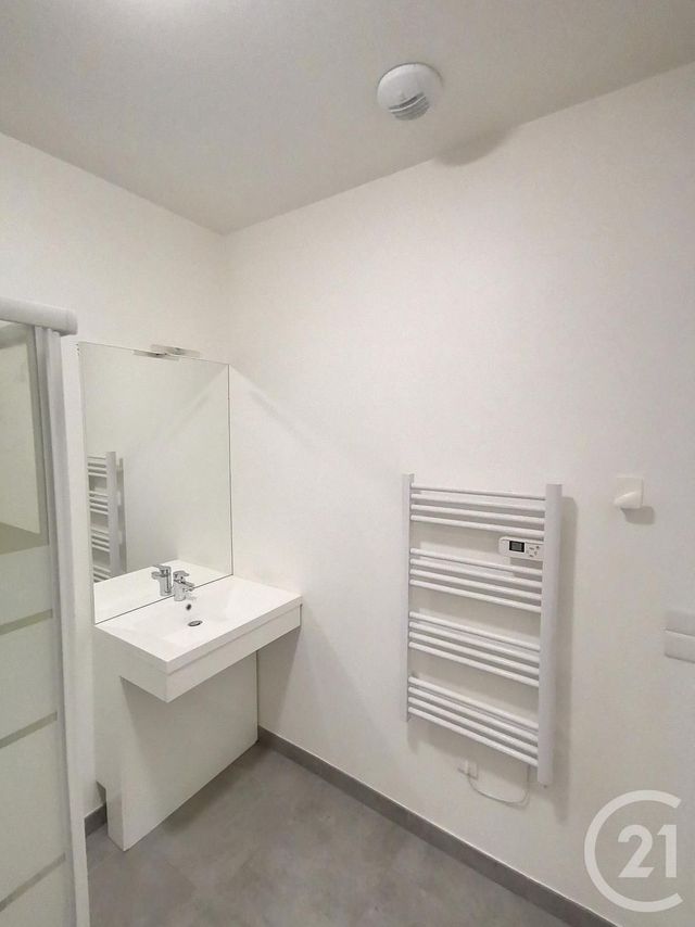 Appartement F2 à louer - 2 pièces - 32.6 m2 - SEVRAN - 93 - ILE-DE-FRANCE - Century 21 Pierrimo