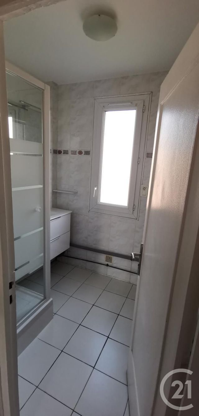 Appartement F3 à louer - 3 pièces - 54.77 m2 - LE BLANC MESNIL - 93 - ILE-DE-FRANCE - Century 21 Pierrimo