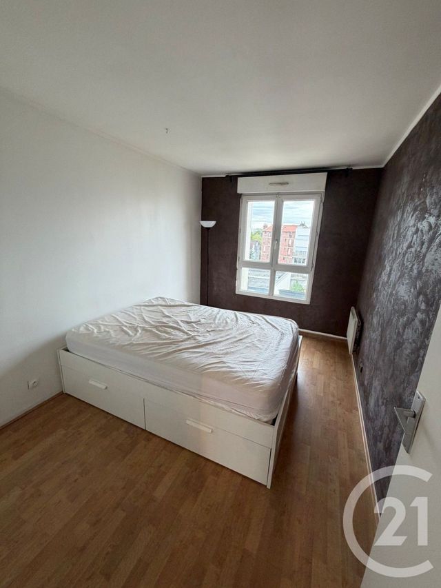 Appartement F3 à louer - 3 pièces - 71.63 m2 - LE BOURGET - 93 - ILE-DE-FRANCE - Century 21 Pierrimo